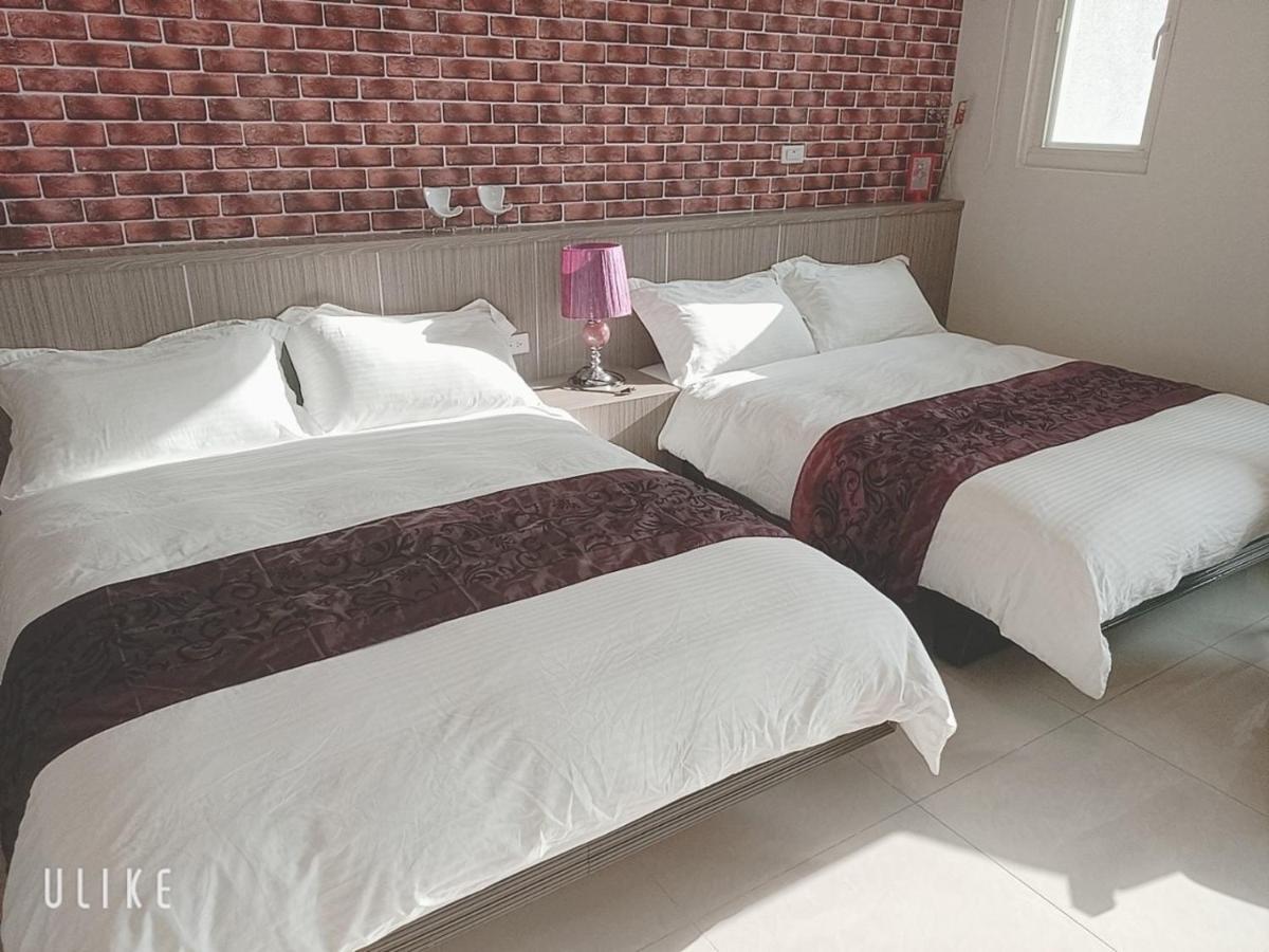 Happy Life B&B Donggang Bagian luar foto